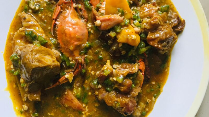 Sauce gombo aux crabes avec poisson